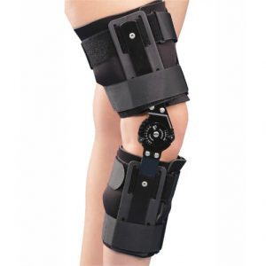 can you sleep with a knee brace on